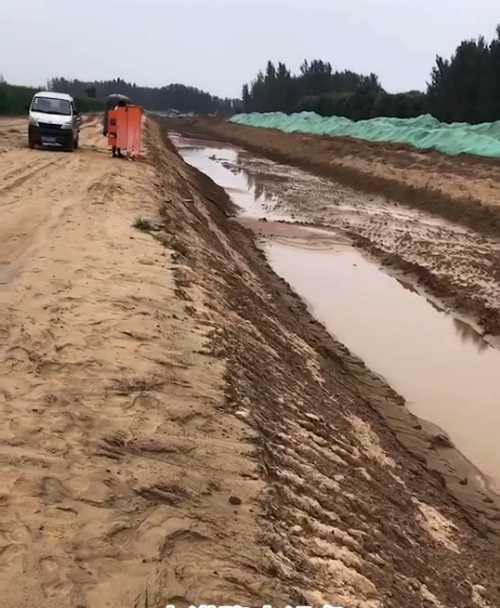 南阳内乡县河道降水